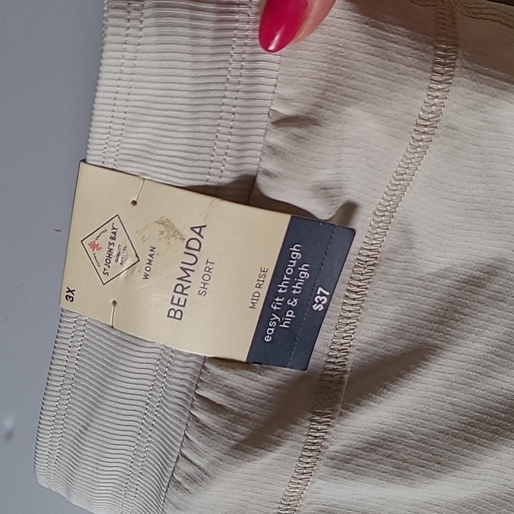 NWT St. Johns Bay Bermuda Shorts ❤️ - Picture 8 of 8